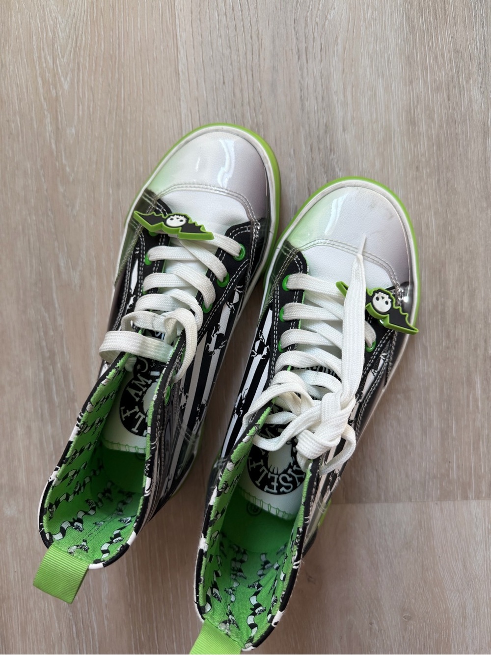 Ground Up Beetlejuice It’s Showtime High Top Sneakers Women’s 6.5